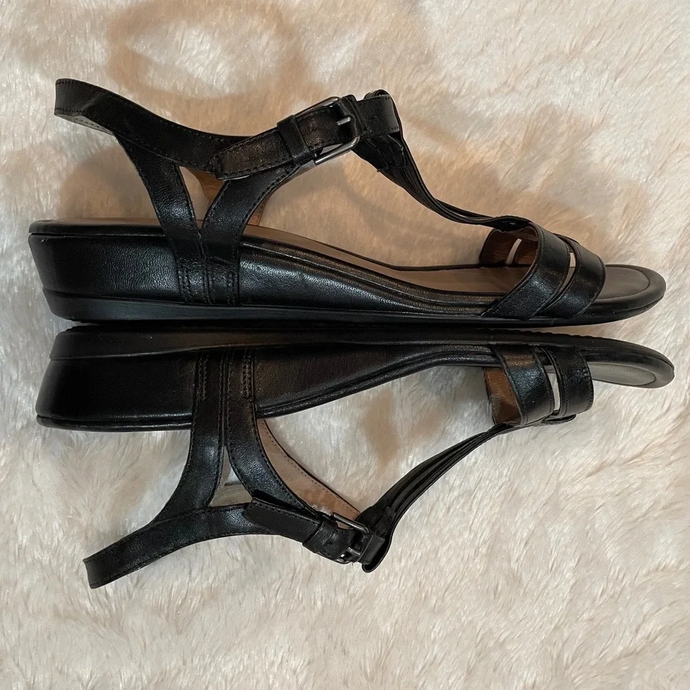 ECCO Black Leather T-Strap Sandals Women EU 38 US 7-7.5 Quiet Luxury Minimalist
